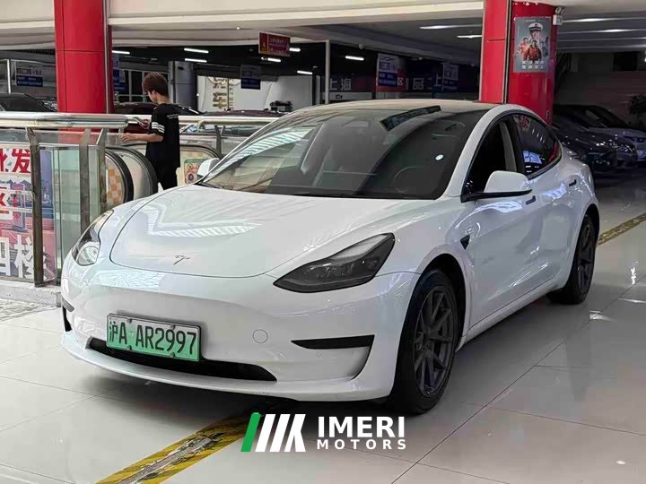 Tesla Model 3 rear-wheel drive version - автомобиль из Китая