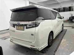 Toyota Wilfa Crown Dual Engine 2.5L HV Premium Edition - фото 2