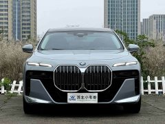 BMW 7 Series 2023 735Li M Sports Package - фото 1