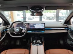 BMW i5 eDrive 35L Exclusive M Sports Package - фото 11
