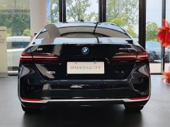 BMW i5 eDrive 35L Exclusive M Sports Package - фото 6