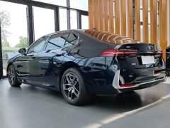 BMW i5 eDrive 35L Exclusive M Sports Package - фото 7