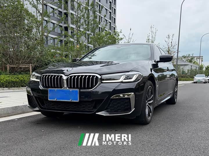 BMW 5 Series 2022 Facelift II 525Li M Sport Package - автомобиль из Китая