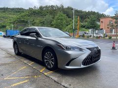 Lexus ES 200 Excellence Edition - фото 3