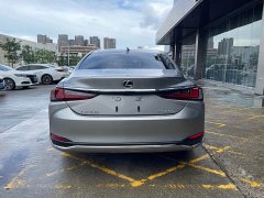Lexus ES 200 Excellence Edition - фото 8