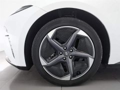 Lynk & Co eπ007 530Pro version - фото 17