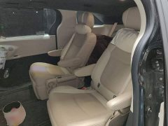 Toyota SIENNA 2023 2.5L Hybrid Premium Edition - фото 18
