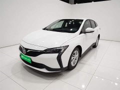 Lynk & Co Weilan 6 plug-in hybrid interconnected fashion - фото 1
