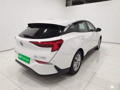 Lynk & Co Weilan 6 plug-in hybrid interconnected fashion - фото 4