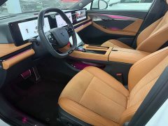 Voyah Lantu Chasing Light 2024 PHEV four-wheel drive ultra-long range flagship version - фото 8