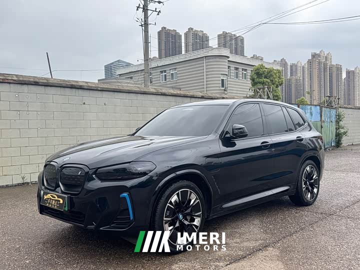 BMW iX3 innovative - автомобиль из Китая