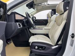 Hongqi E-HS9 660km flag collar version four seats - фото 3