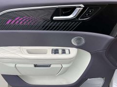Hongqi E-HS9 660km flag collar version four seats - фото 4