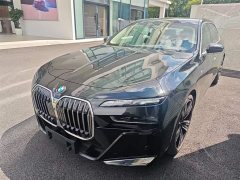 BMW 7 Series 2023 740Li M Sport Package - фото 1