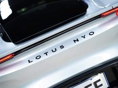 Lynk & Co EMIRA 2021 2.0T DCT First Edition - фото 10