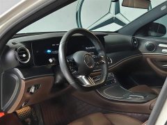 Mercedes-Benz E-Class E 300 L Sporty and Fashionable - фото 9