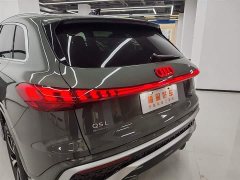 Audi Q5L 2.0T smart hybrid luxury - фото 13