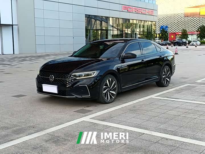 Volkswagen Passat 330TSI Deluxe Edition - автомобиль из Китая
