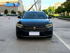 Volkswagen Passat 330TSI Deluxe Edition - фото 2