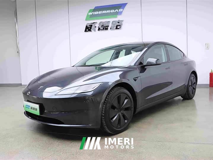 Tesla Model 3 rear-wheel drive version - автомобиль из Китая