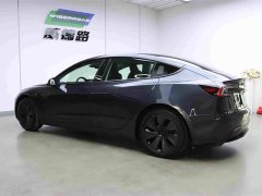 Tesla Model 3 rear-wheel drive version - фото 6