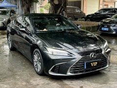 Lexus ES 300h Premium Edition - фото 3