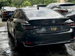 Lexus ES 300h Premium Edition - фото 8