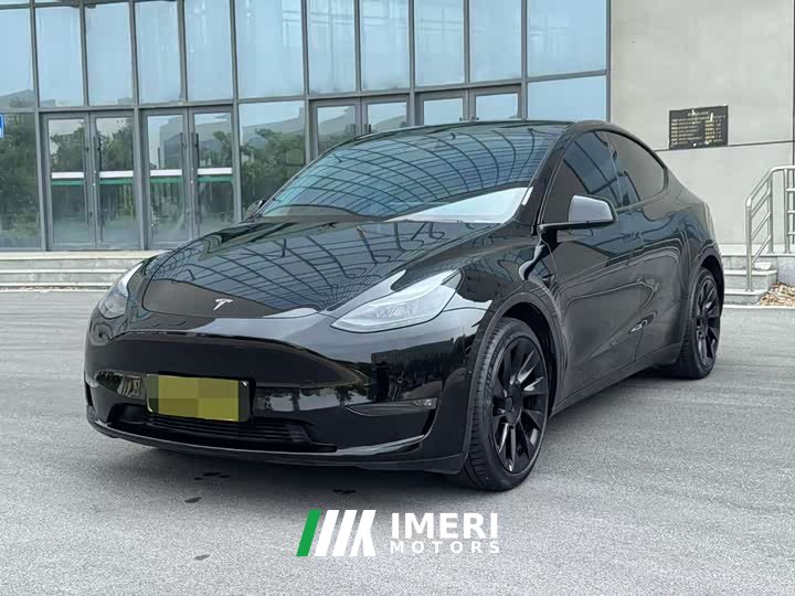 Tesla Model Y standard range rear-wheel drive version - автомобиль из Китая