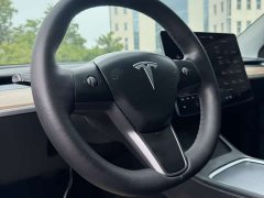 Tesla Model Y standard range rear-wheel drive version - фото 13