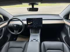 Tesla Model Y standard range rear-wheel drive version - фото 8