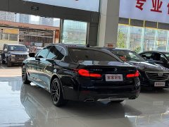 BMW 5 Series facelift 525Li M Sports Package - фото 14