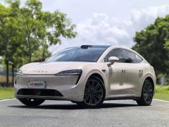 Luxeed Zhijie R7 extended range 251km Max - фото 1