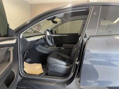 Tesla Model Y rear-wheel drive version - фото 17