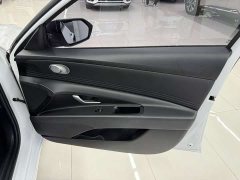 Lexus Elantra 2022 1.5L CVT LUX Premium Edition - фото 4