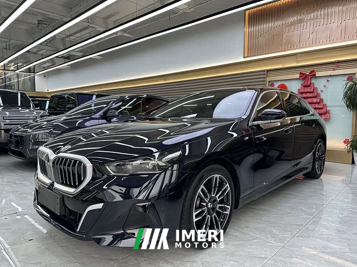 BMW 5 Series 530Li xDrive M Sports Package - автомобиль из Китая