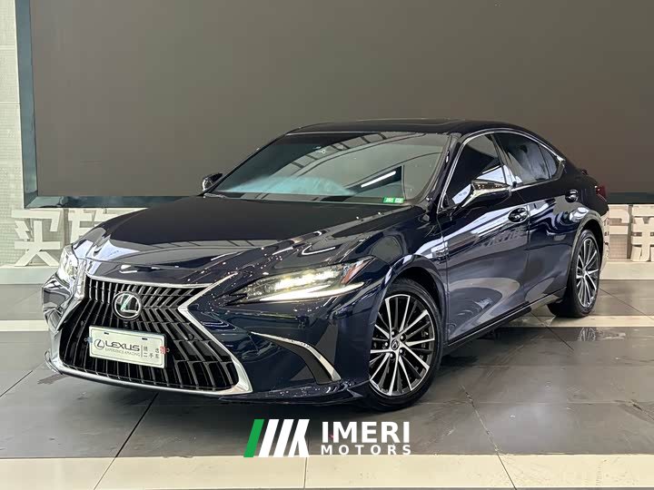 Lexus ES 2022 300h Luxury Edition - автомобиль из Китая