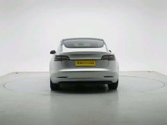 Tesla Model 3 rear-wheel drive version - фото 6