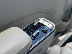 Volvo EM90 2025 Ultra six-seater - фото 11