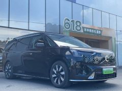 Volvo EM90 2025 Ultra six-seater - фото 3
