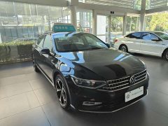 Volkswagen Magotan 2023 2 Million Edition 330TSI DSG Luxury - фото 2