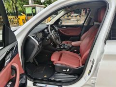 BMW iX3 leading - фото 10