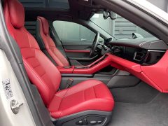 Porsche Taycan - фото 13