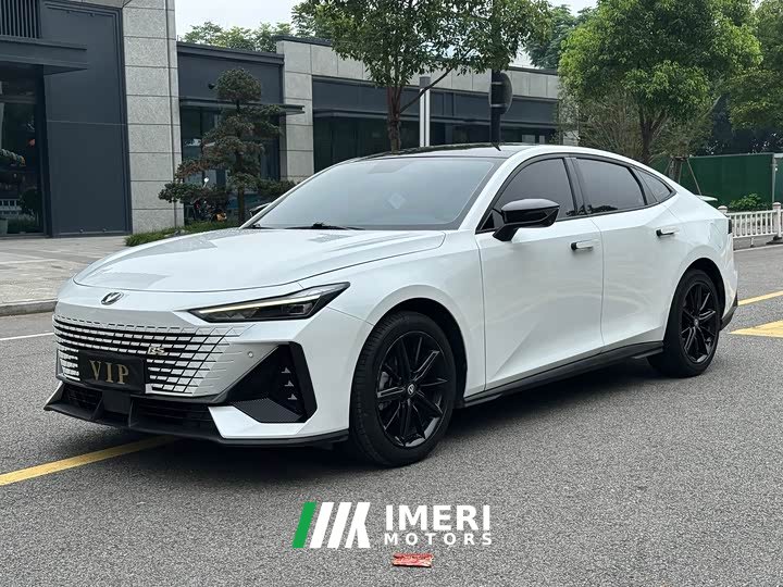 Changan UNI-V 1.5T premium - автомобиль из Китая