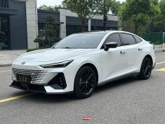 Changan UNI-V 1.5T premium - фото 1