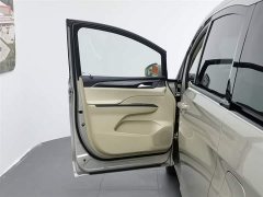 Buick GL8 ES Lu Zun Exclusive - фото 8