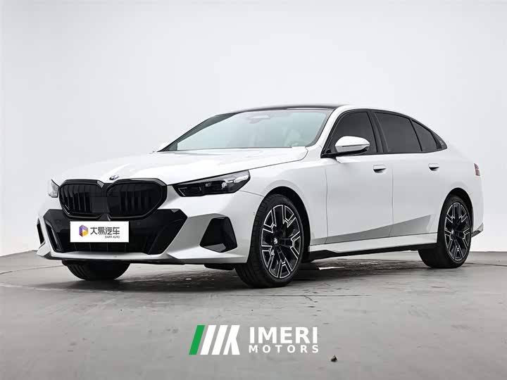 BMW 5 Series 2025 530Li Exclusive M Sports Package - автомобиль из Китая