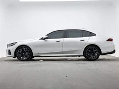 BMW 5 Series 2025 530Li Exclusive M Sports Package - фото 5