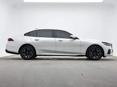 BMW 5 Series 2025 530Li Exclusive M Sports Package - фото 6