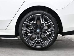 BMW 5 Series 2025 530Li Exclusive M Sports Package - фото 9