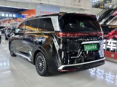 Denza D9 DM-i smart driving version 1020 four-wheel drive flagship - фото 6